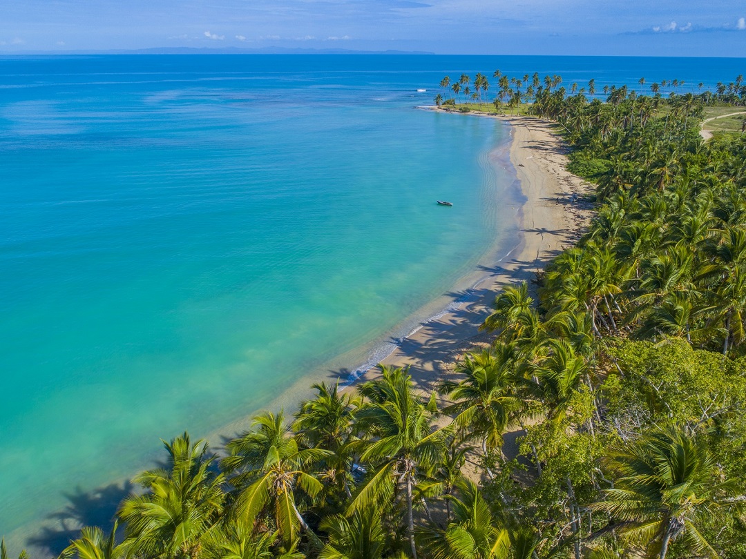 Playa Esmeralda en Miches donde está ubicado el el resort de lujo sostenible, Four Seasons Dominican Republic at Tropicalia. 