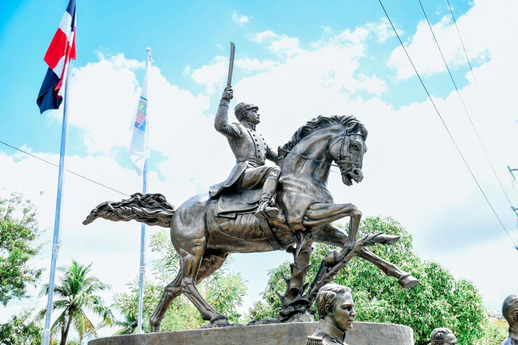 Efemérides Patrias llama a celebrar la Restauración de la República