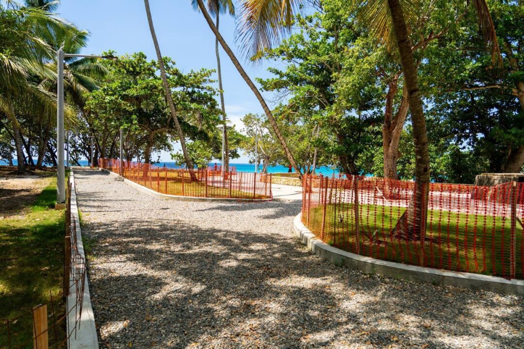 Remozamiento de los senderos del Parque Submarino La Caleta