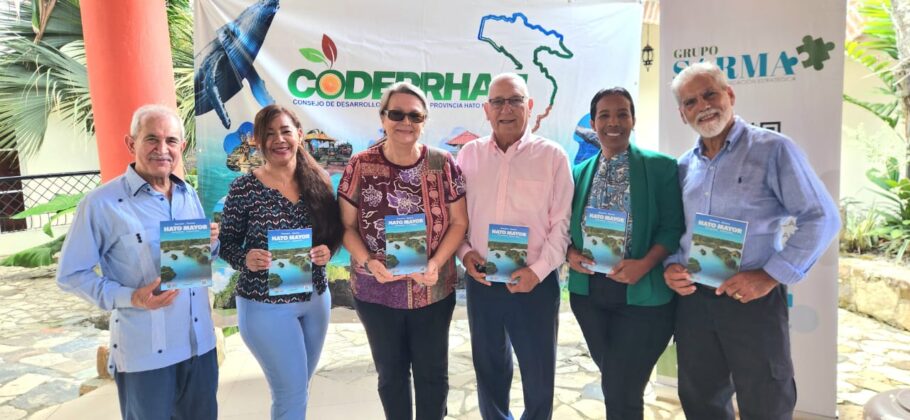 Bolívar Troncoso, Loyda Brea, Cisella Favaro, Ricardo Barceló, Milka Hernández y Tony De León Demorizzi.