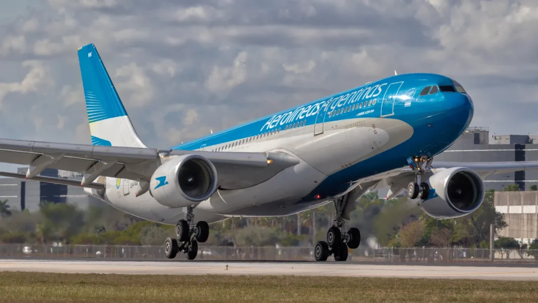 Aerolíneas de Europa y América del Norte, con sólidas posiciones financieras y experiencia en la gestión de aerolíneas en mercados emergentes estarían detrás de Aerolíneas Argentinas.