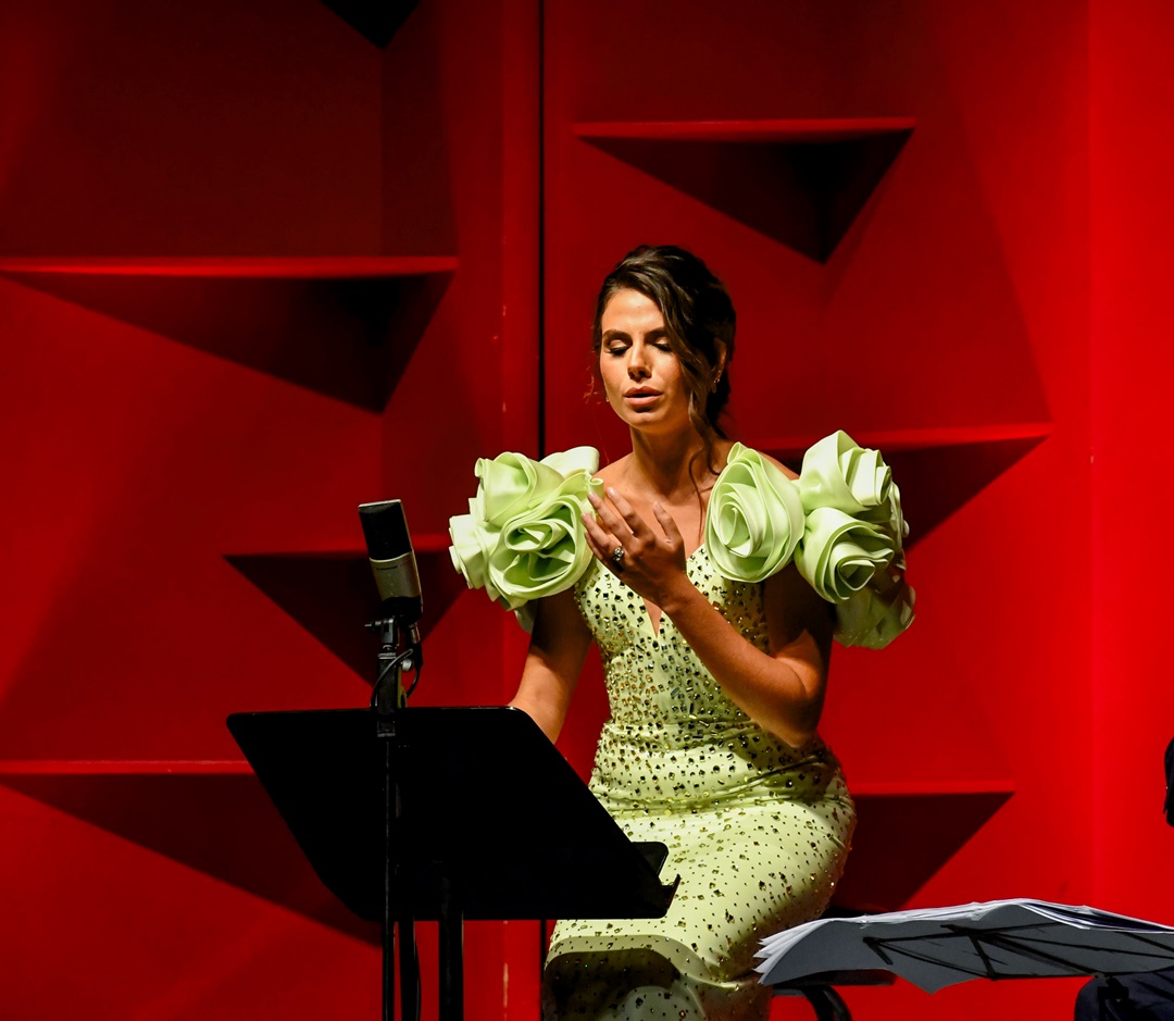 La soprano Serena Sáenz.