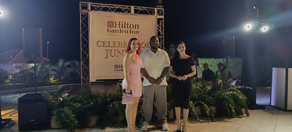 Karen Yaport, Edwin Encarnaci&oacute;n y Virginia G&oacute;mez, Gerente General de Hilton Garden Inn La Romana