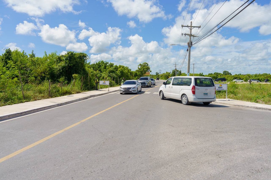 La nueva calle Pastor Domingo de la Cruz facilita la conexión directa desde Verón hacia la Av. Domingo Maíz y, de allí, a la Autovía del Coral a