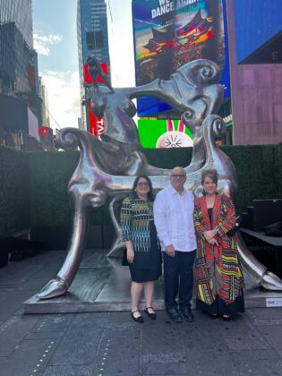-Daniela Tovar -Héctor José Rizek-María Castillo