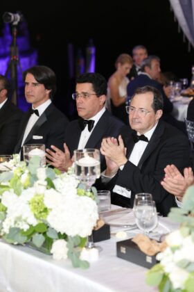 Steven Puig y David Collado comparten durante la cena Mitur