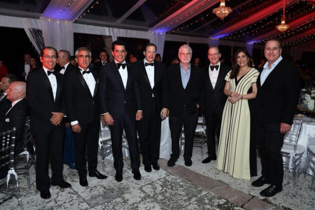 Steven Puig y David Collado y relacionados durante cena MITUR