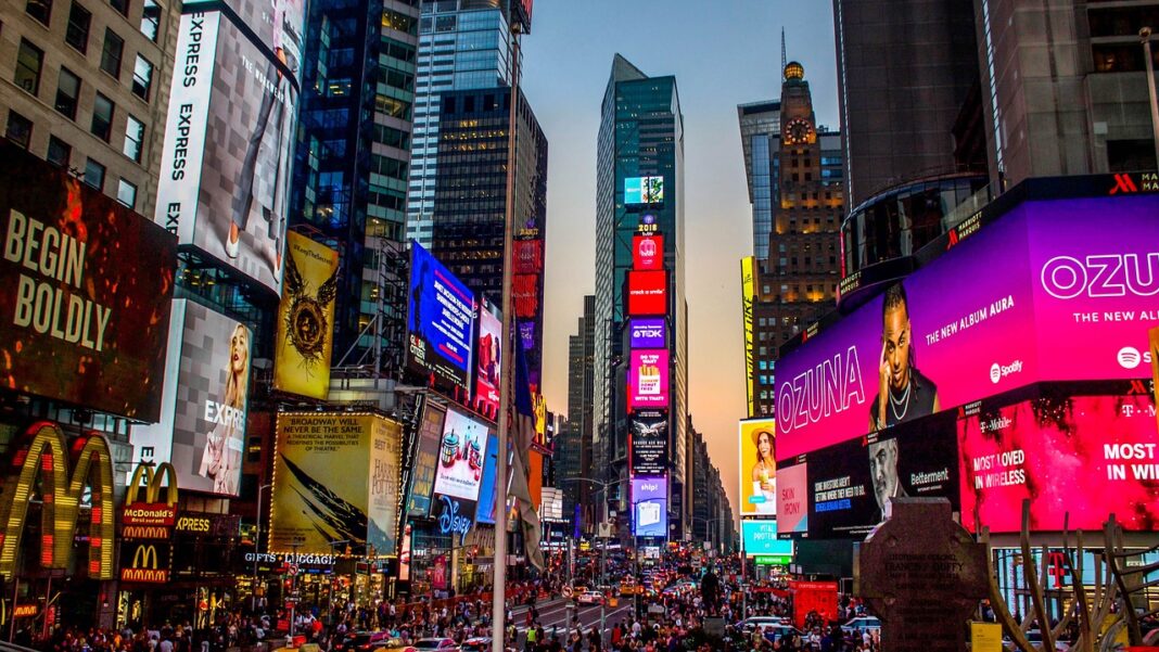 En Estados Unidos, actualmente hay un millón de puestos vacantes en el sector del ocio y la hostelería, según la Asociación de Viajes de Estados Unidos.