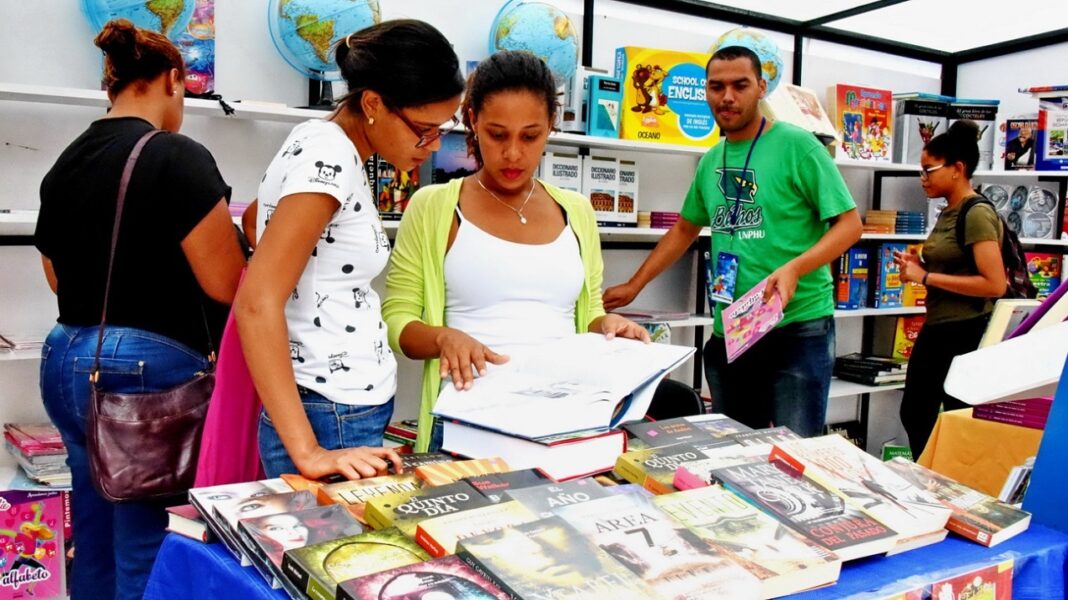 Durante 10 días de feria, el programa incluirá más de 350 actividades, entre las que figuran conferencias, coloquios, charlas, presentaciones de libros, talleres, exposiciones, muestras de cine y activida