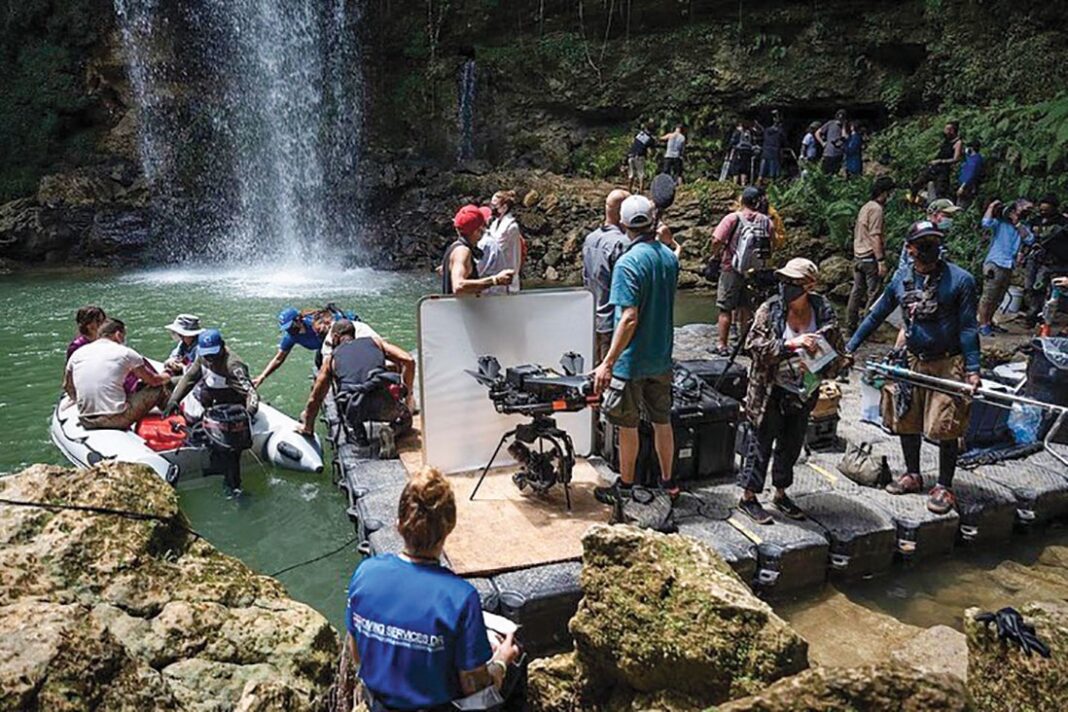 Filmación de una película en el Salto del Limón en Samaná