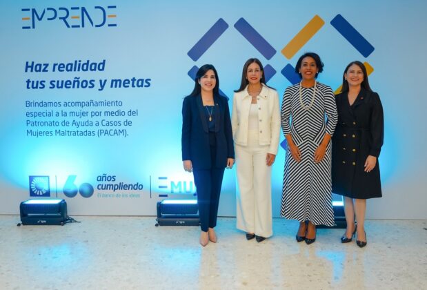 La señora Antonia Antón de Hernández, vicepresidenta ejecutiva senior de Gestión Humana, Transformación Cultural, Administración de Créditos y Cumplimiento del Banco Popular.