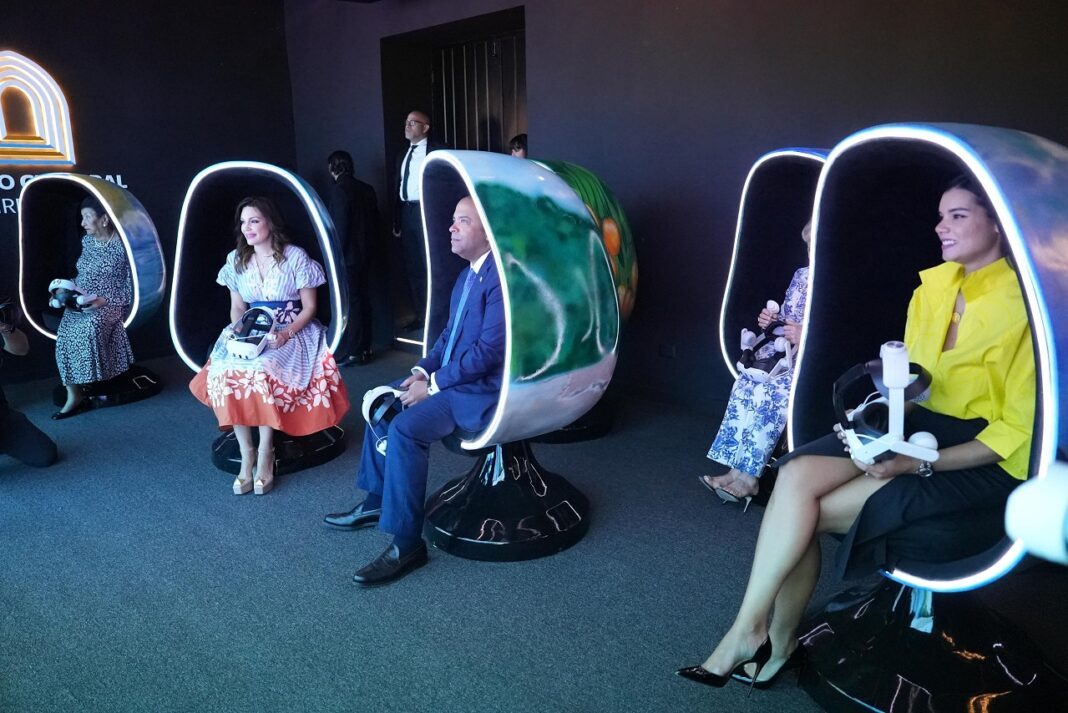 El presidente ejecutivo de Banreservas, Samuel Pereyra, encabezó el acto de apertura de la sala virtual en el Centro Cultural Banreservas.