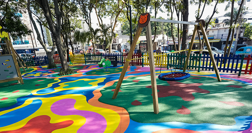 El Banco Popular invirtió RD$35 millones en la renovación de los 19,272 metros cuadrados de este espacio verde para integrar áreas recreativas inclusivas, sostenibles y funcionales.
