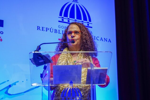 &Aacute;ngela Herm&aacute;ndez, directora General del Libro y la Lectura