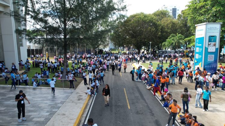 Cada d&iacute;a flu&iacute;a gran p&uacute;blico a la edici&oacute;n 2024 de la Feria del Libro en Santo Domingo.