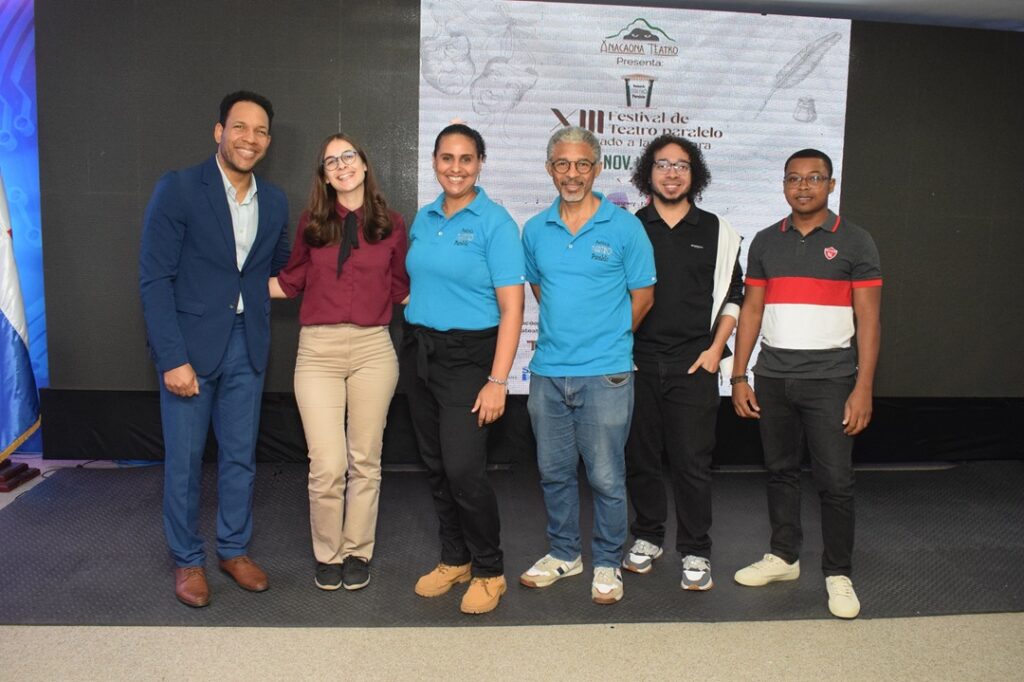 Reymond Moreta, Francesca Mainardi, Lucinda Jimenez, Husmell Diaz, Zacaris Heredia y ERic Flores.