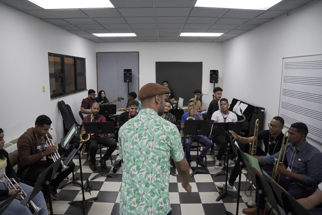 El acto inaugural se realizará a las 10 de la mañana en la sala Manuel Rueda del edificio de las Escuelas de Bellas Artes y estará encabezado por la ministra de Cultura, Milagros Germ