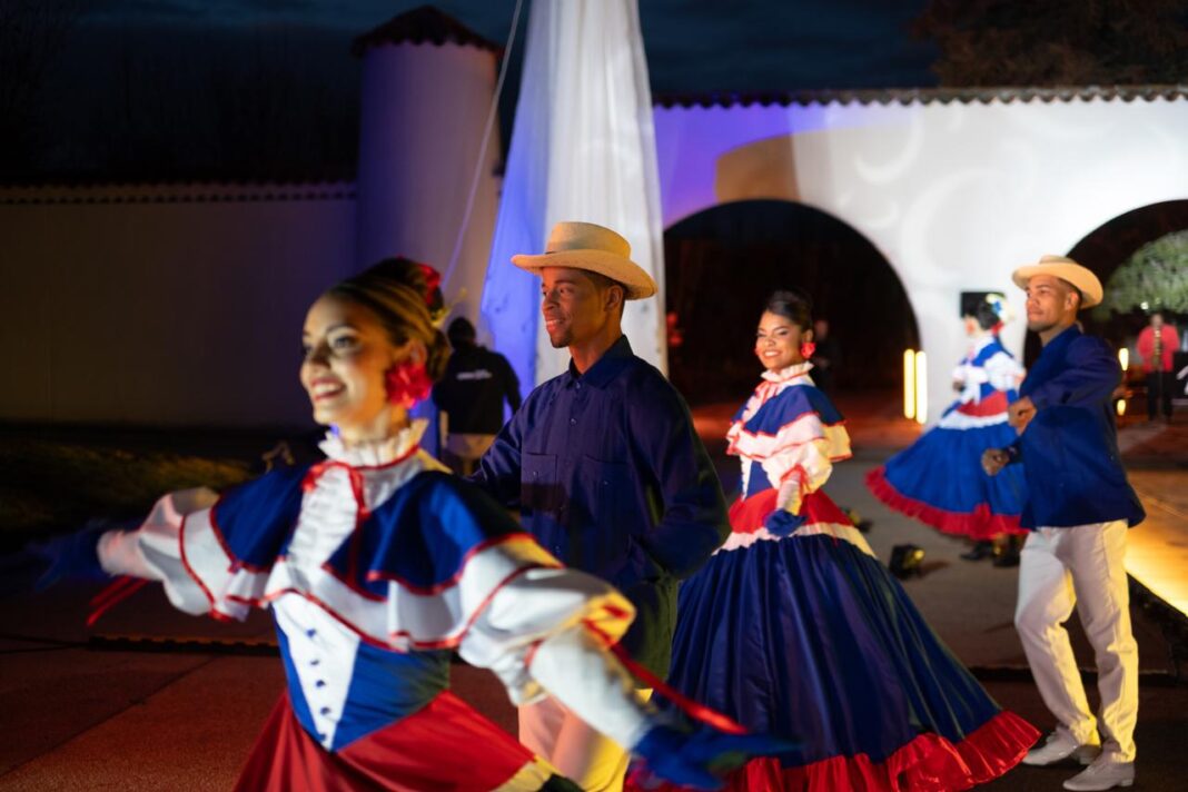 La representación de la dominicanidad estuvo presente en el coctel de Banreservas