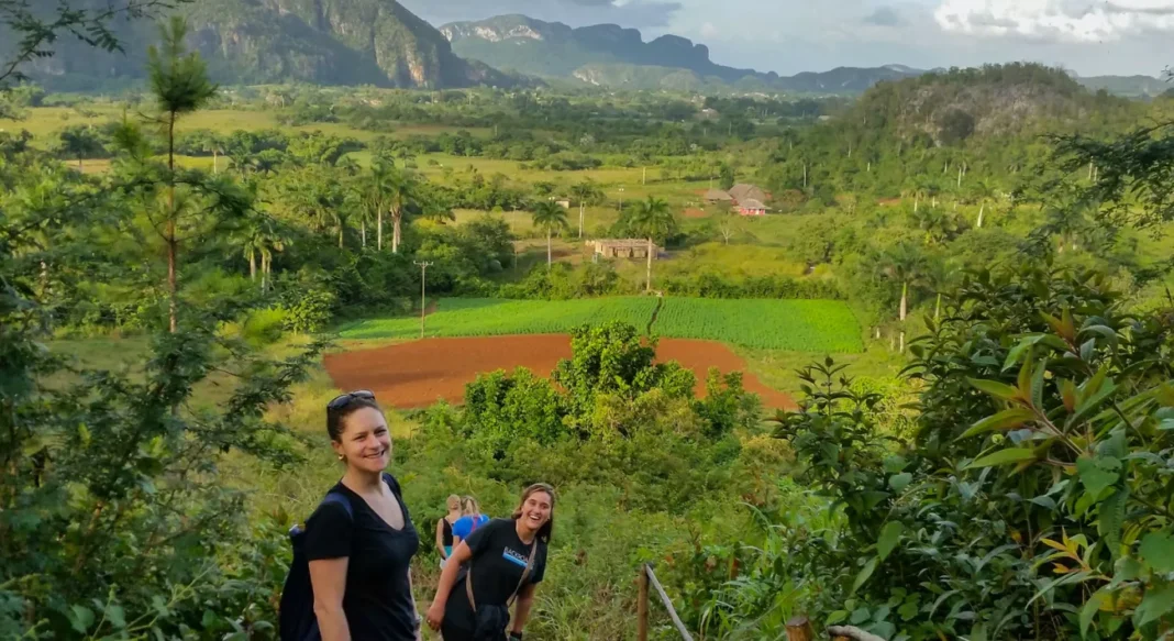 Backroads oferta una serie de aventuras a países del Caribe, como Cuba que se muestra en esta imagen
