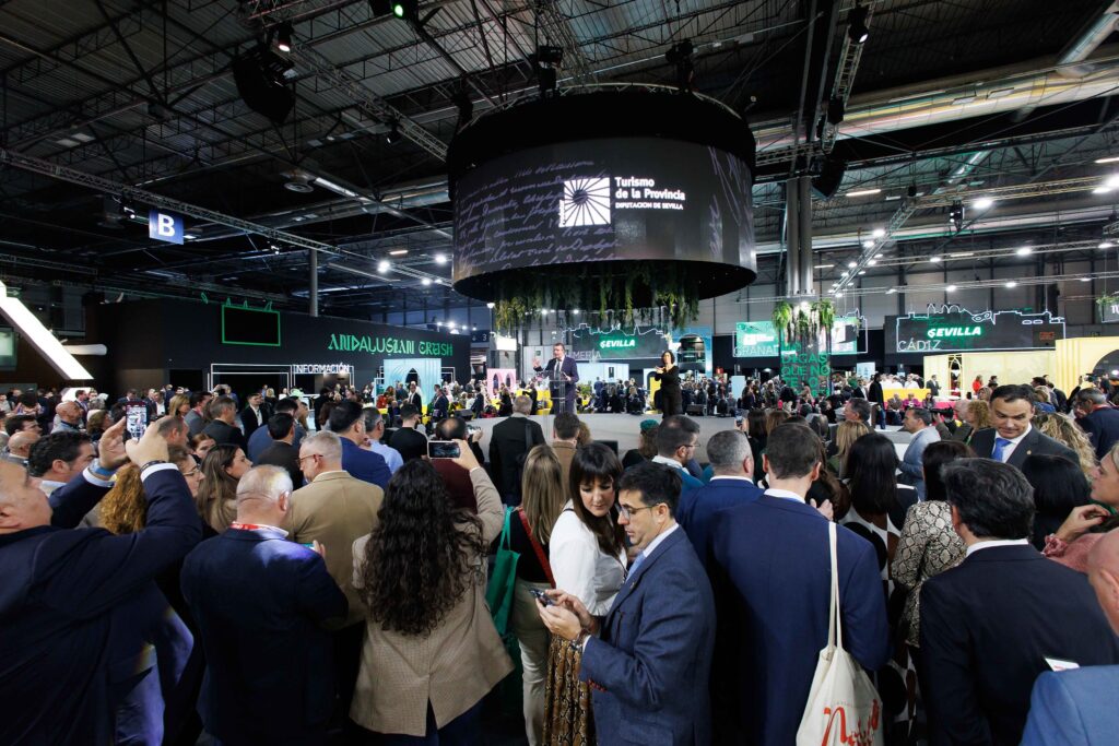 Durante el fin de semana, el sábado 25 y domingo 26 de enero, FITUR abre sus puertas al viajero final, que tendrá la oportunidad única de emprender un viaje global sin salir de los nueve pabellones de Ifema Madrid