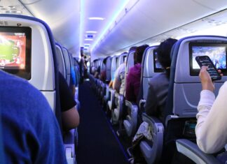 Latinoamérica y África se blindan de la turbulencia global y lideran el crecimiento aéreo en agosto 2026 La demanda mundial de transporte aéreo se contrajo un 0,8% en comparación con agosto de 2025, debido a la interrupción de la recuperación de las aerolíneas en Oriente Medio. Las compañías aéreas de la región informaron que la demanda fue un 14,6% menor interanual, revirtiendo una tendencia al alza.