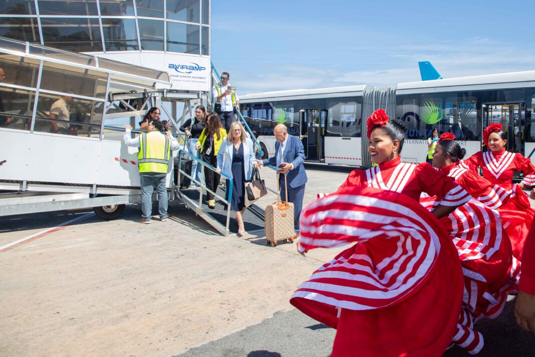 Avelo operará la ruta Hartford dos veces por semana los viernes y lunes y la ruta Raleigh-Durham dos veces por semana los sábados y miércoles, ambas utilizando aviones Boeing Next-Generation 737.