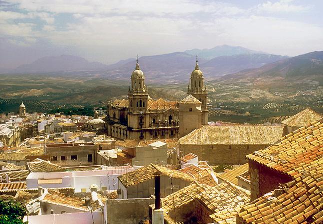 La Catedral de Jaén, que fuera modelo arquitectónico para las grandes edificaciones religiosas del mundo hispano en América, meritoriamente patrimonio mundila, es una monumento de los siglos XVI-XVIII,