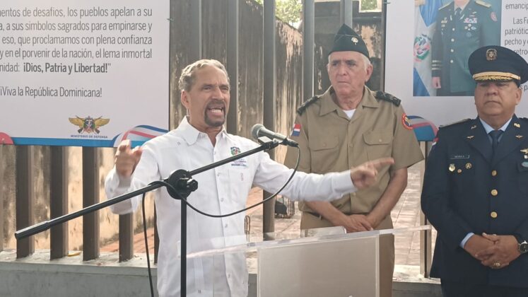 Juan Pablo Uribe se dirige a los presentes.