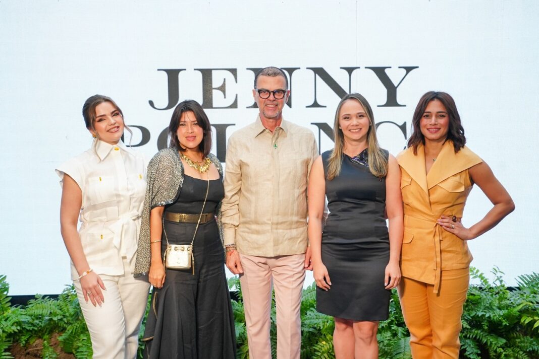 Silvana Najri, Carolina Socias, Sócrates McKinney, Estela Coiscou y Dafnee De Frías