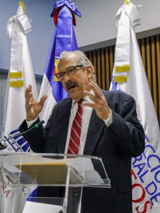 José G. Guerrero Sánchez, director del Museo Nacional de Historia y Geografía