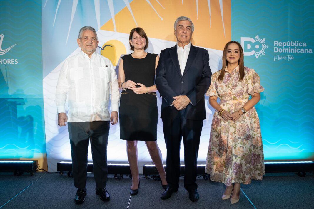 Roberto Henriquez, Zarina Montalvo, Juan Bancalari y Aguie Lendor tras el anuncio del DATE 2025.