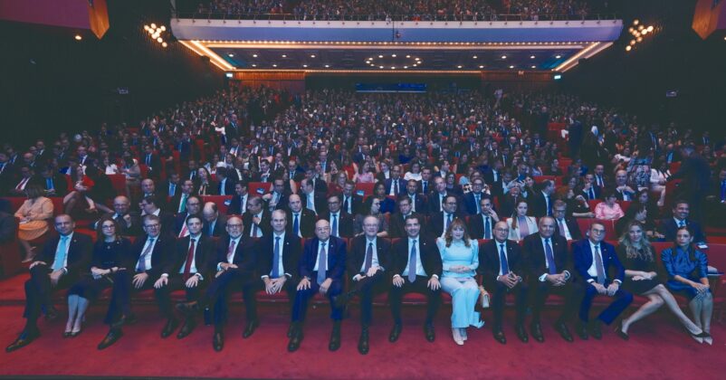 En la Reunión Anual de Gerentes son reconocidos los aportes extraordinarios, los logros alcanzados y la práctica de valores.
