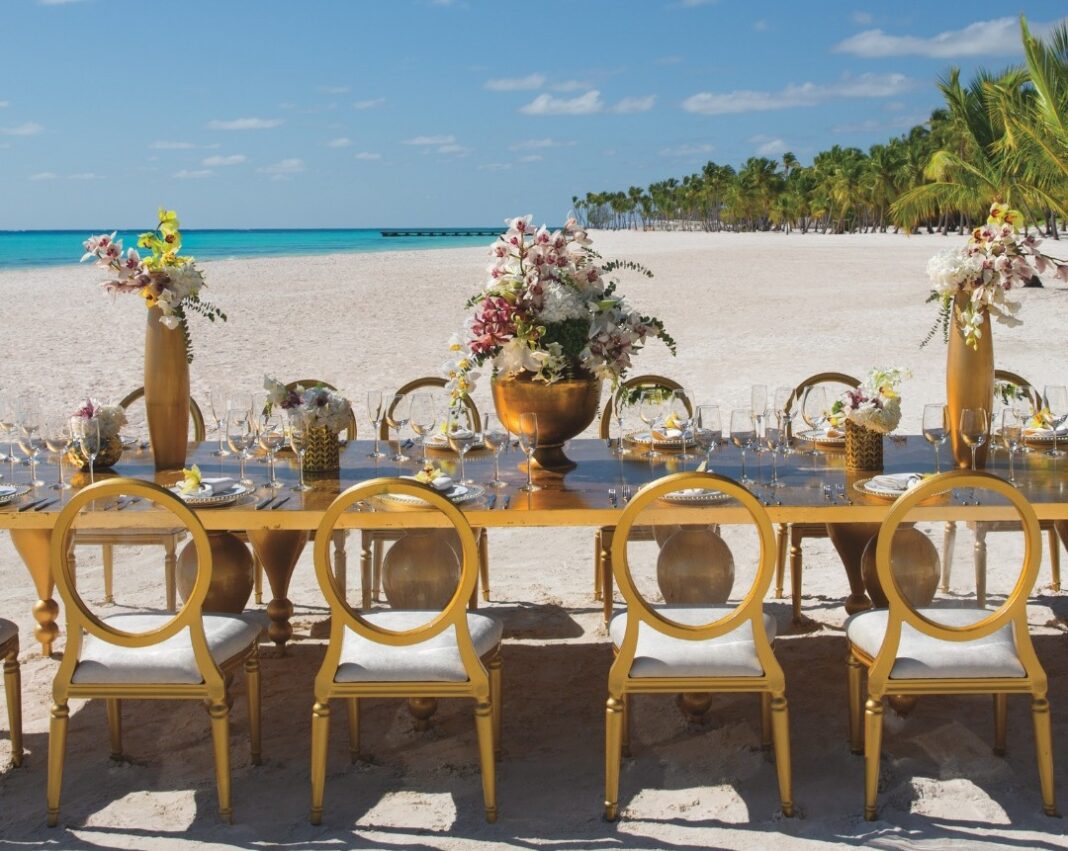 Classic Vacations es un proveedor líder de viajes de lujo que colabora exclusivamente con asesores de viajes para brindar experiencias excepcionales en todo el mundo. Desde 1978, Classic ha ofrecido alojamiento de lujo y premium, un servicio excepcional y experiencias de viaje personalizadas en los principales destinos del mundo.
