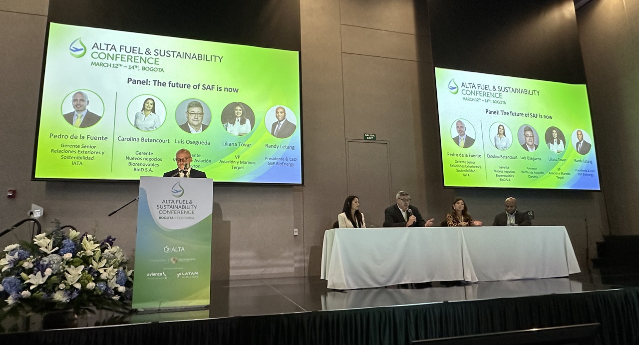 Los debates indicaron que la transición hacia una aviación más verde depende de marcos regulatorios claros, inversiones en innovación y colaboración entre todos los eslabones de la cadena productiva.