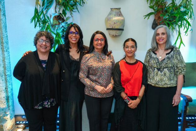 De izquierda a derecha, las señoras Fátima Portorreal, Clarissa Carmona, Soraya Lara, Soraya Franco y Yanira Lara