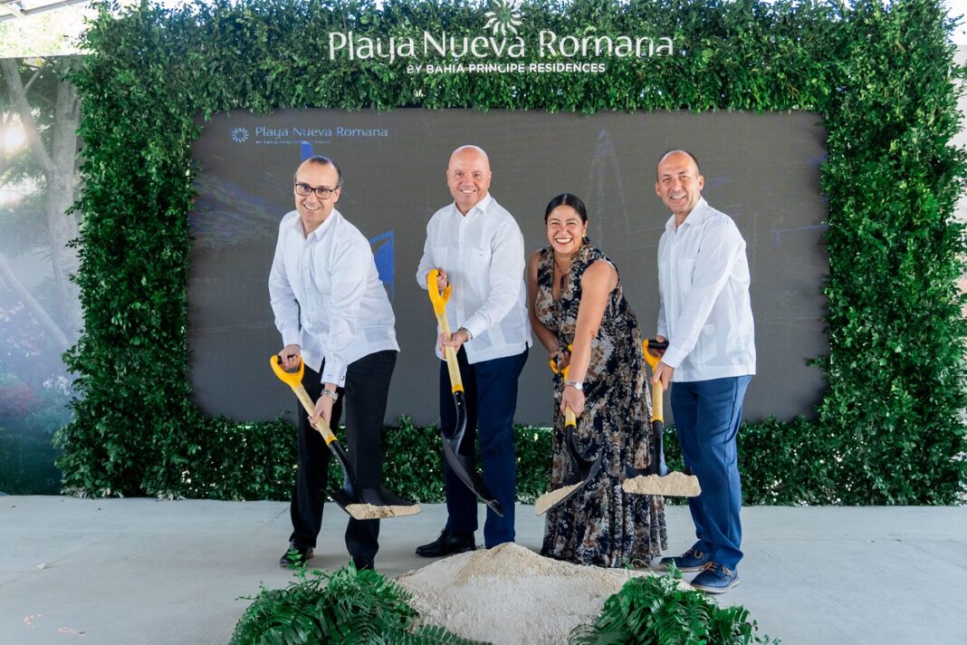 David García, Jesús Durán, Rosa Zapata y Antonio Valera realizan palazo que da inicio a la construcción de Marina Park.
