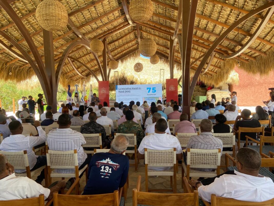 MITUR, FAO y entidades del agro exponen a agricultores ante desafíos de producción en proyecto turístico de Pedernales