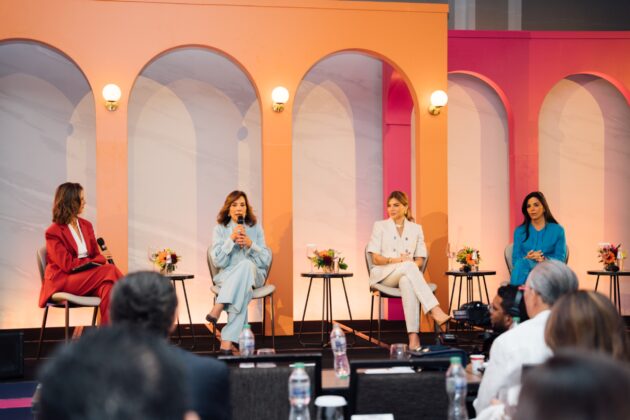 Katherine Hernandez, Haydee Kuret de Rainieri, Paola Rainieri y Francesca