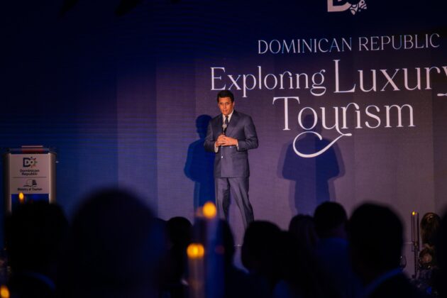 David Collado durante el encuentro Explorando el Turismo de Lujo