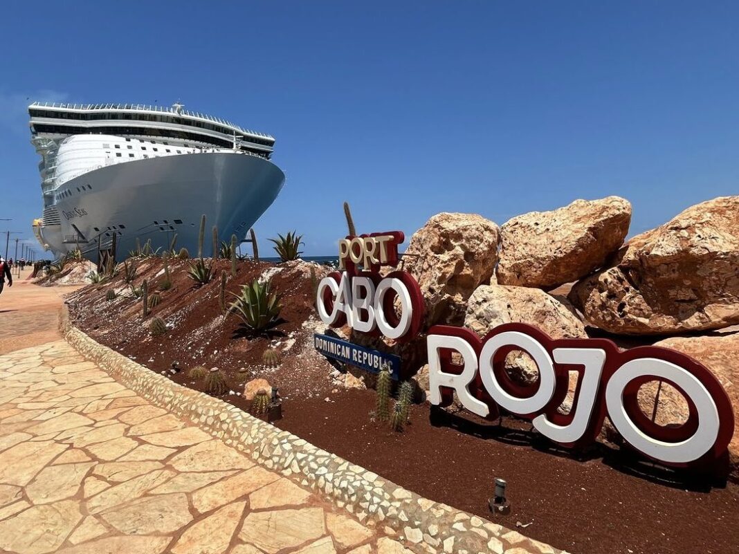 El puerto de Cabo Rojo recibe al Oasis of the Seas, uno de los cruceros más grandes del mundo 2