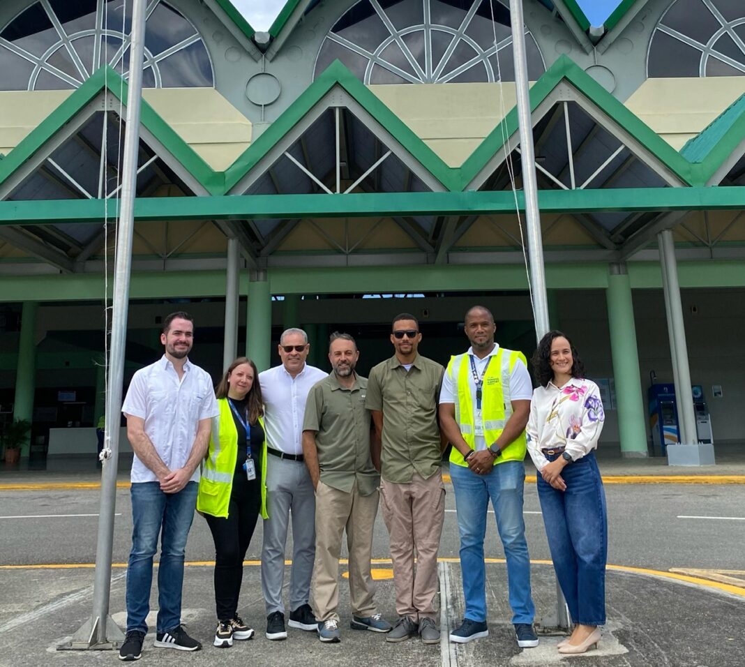La alianza con Aerodom impulsará el programa de monitoreo y protección de nidos que la Fundación Eco-Bahia desarrolla en ocho playas del país, con especial atención a la tortuga laúd, especie que anida en las playas de la comunidad El Catey, Samaná.