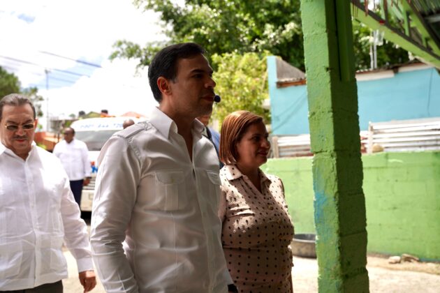 Ministro de Cultura, Roberto Ángel Salcedo_ senador Cristóbal Venerado Castillo y gobernadora Maribel Simón