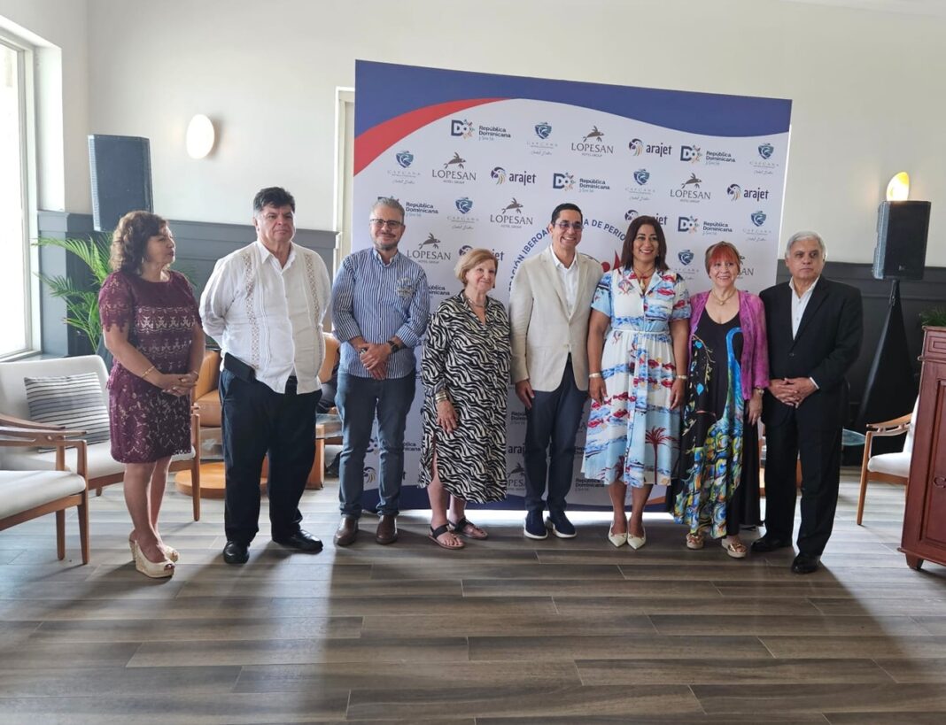 Sara Torres, Armando de la Garza, Luis José Chávez, María Shaw Arocena, Jorge Subero Medina, Yenny Polanco Lovera, Karmen Garrido y Fernando Milo.