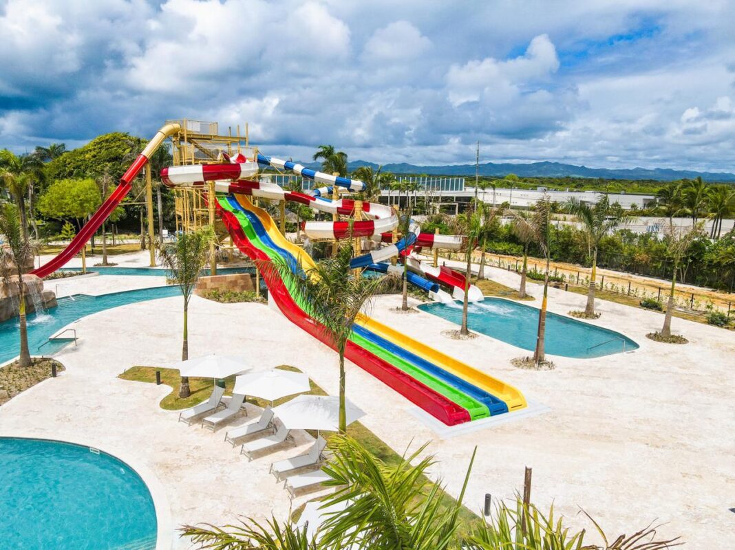 Vista panorámica del parque acuático Splash Island próxiumo a inaugurarse en Punta Cana.