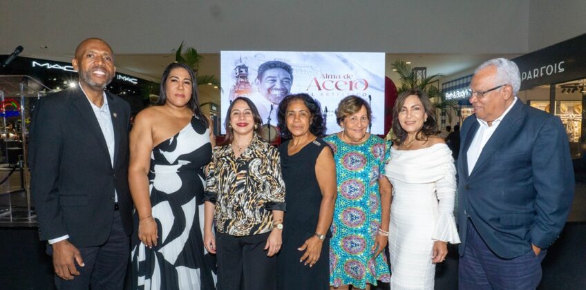 Eduardo Kery, Jaina Morales, Jorgina Quiñones, Aida Santana de Morales, Altagracia Morales, Geanilda Vásquez y Radhamés Altagracia Mariano.