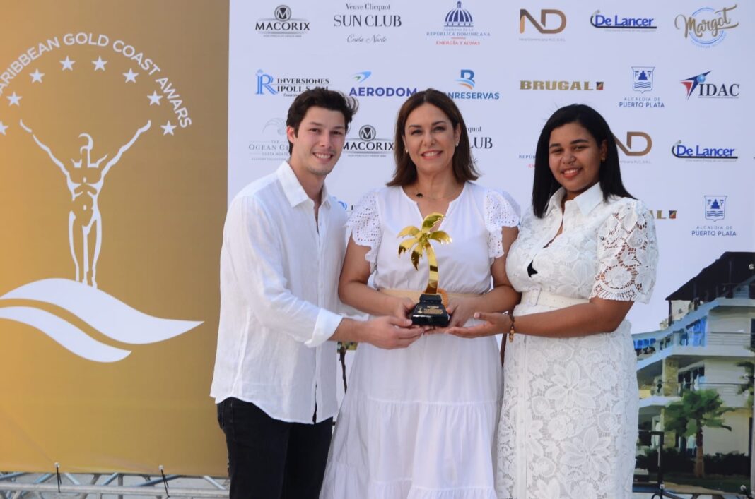 Birgitt Heinsen, presidenta del Cluster Turístico del Destino Puerto Plata recibe reconocimiento