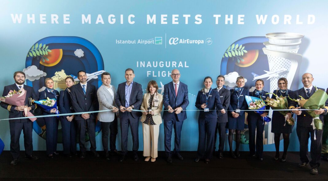El acto de bienvenida de la aeronave, además, estuvo presente la Embajadora de España en Turquía, Cristina Latorre quien puso en valor la apuesta de Air Europa por un destino con tanto crecimiento como Estambul.