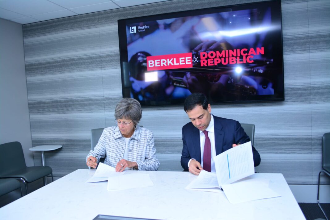 El Ministerio de Cultura de la República Dominicana (MINC) y Berklee College of Music suscribieron un acuerdo de cooperación