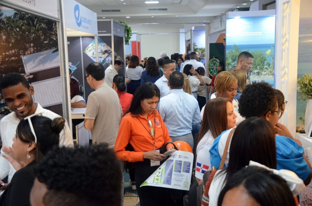 Para este año, se espera la participación de más de 120 empresas expositoras y una afluencia superior a los 22,000 visitantes, según las proyecciones de los organizadores de Expoturismo Santiago 2025.