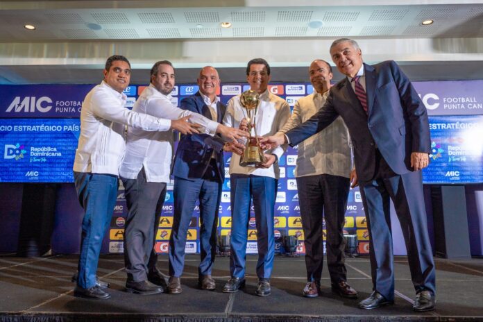 Kelvin Cruz, Azor Hazoury, David Bellver, David Collado, Samuel Pereyra y Papo Bancalari